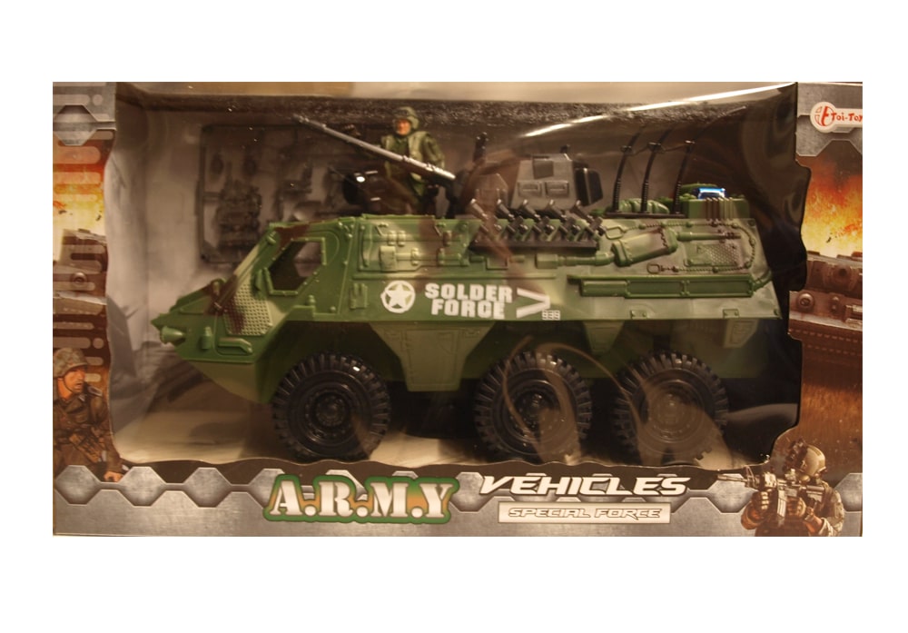 Voorkant van de Toi-Toys militaire speelset doos met pantserwagen 30cm, soldaat en accessoires